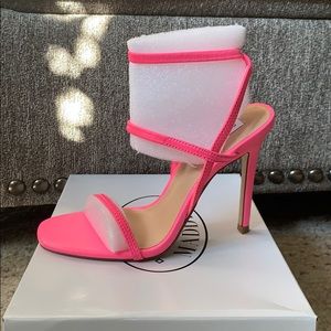Steve Madden • Nectur Sandals • Brand New